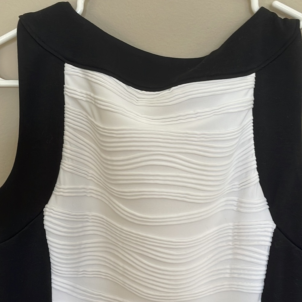 Like NEW Women’s Calvin Klein Dress Size 4 - Picture 6 of 7
